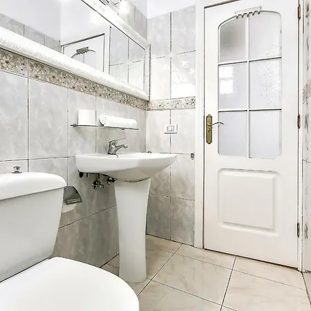 One Bedroom Las Flores *
