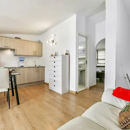 One Bedroom Las Flores Apartman *